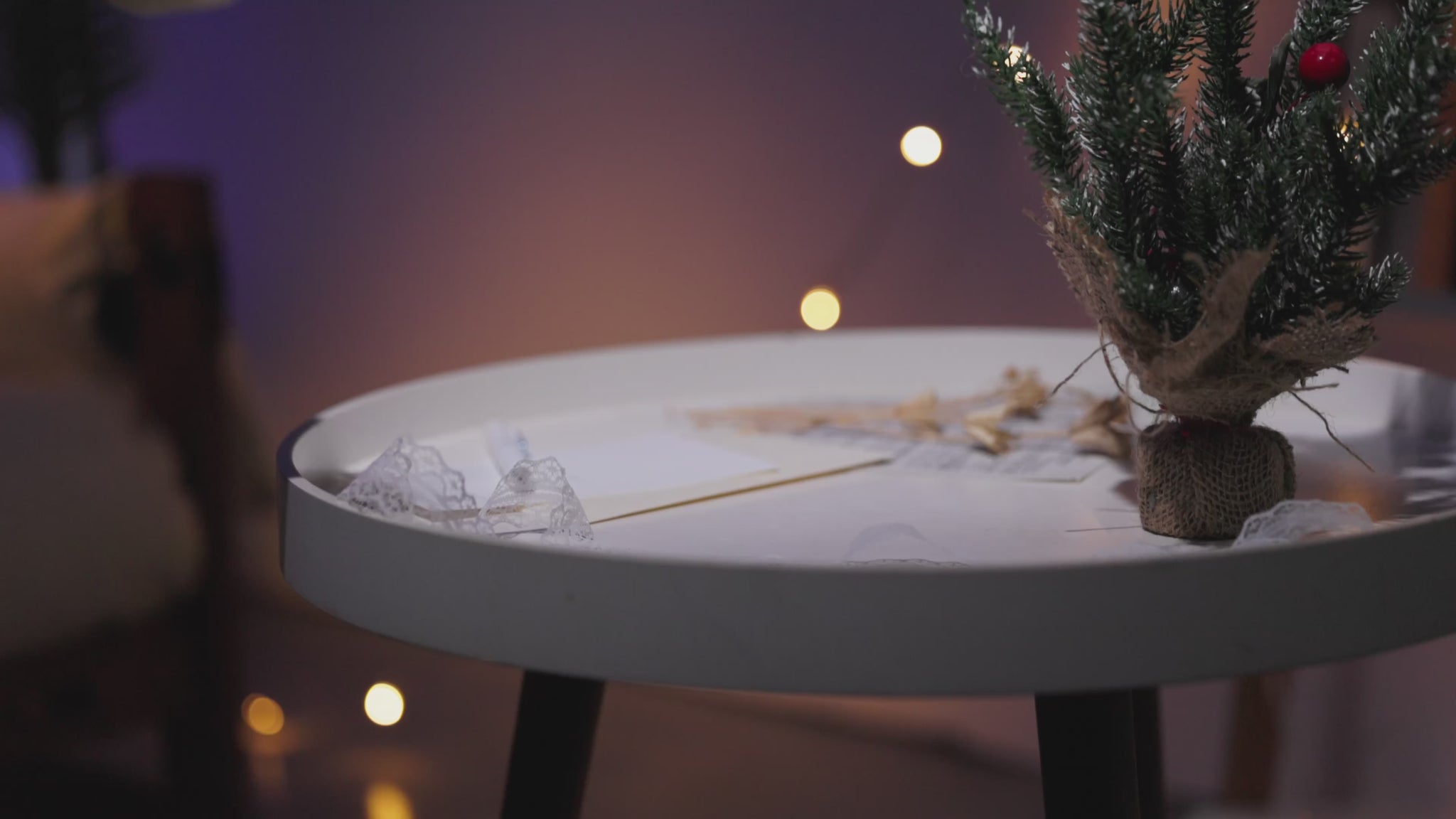 30-second video of the Snowball Candle showcasing its hollow design and inner glow for festive décor.